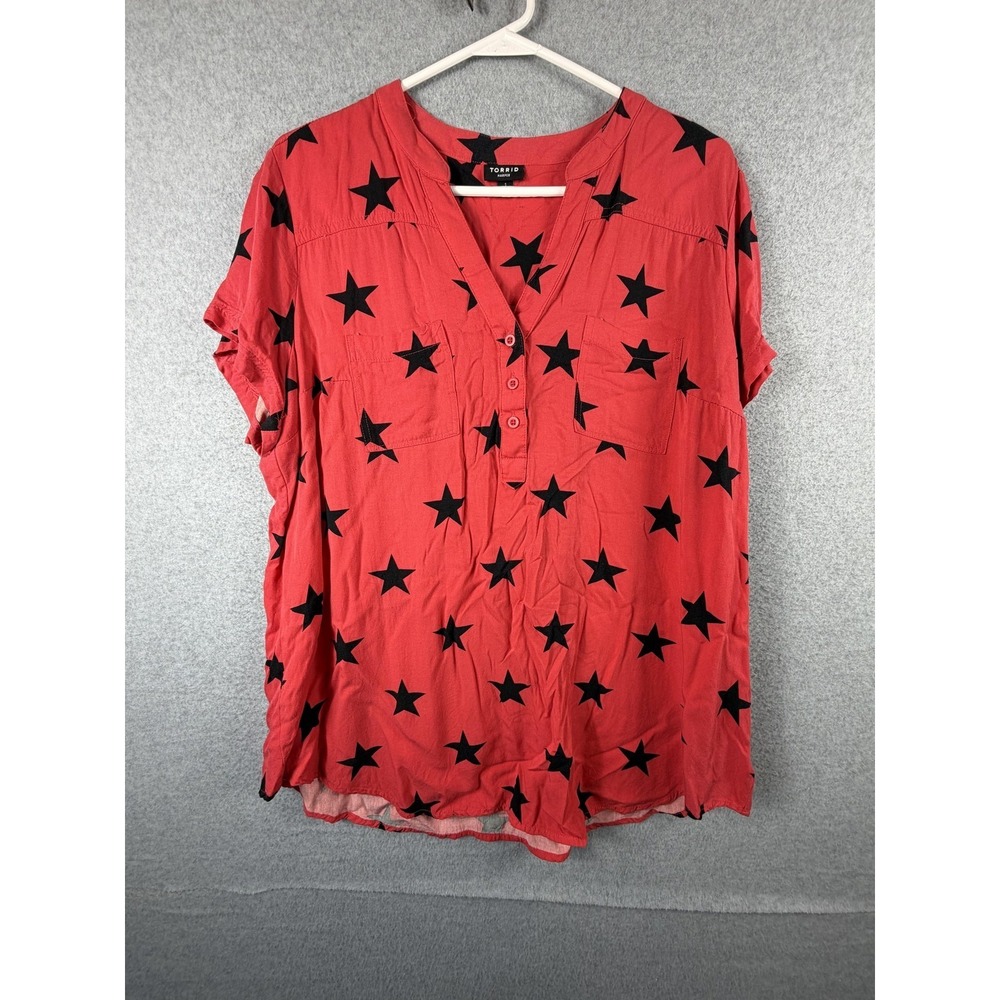 Torrid Blouse Womens 1(1X) Red Star Print Harper Henley Short Sleeve Tunic Top